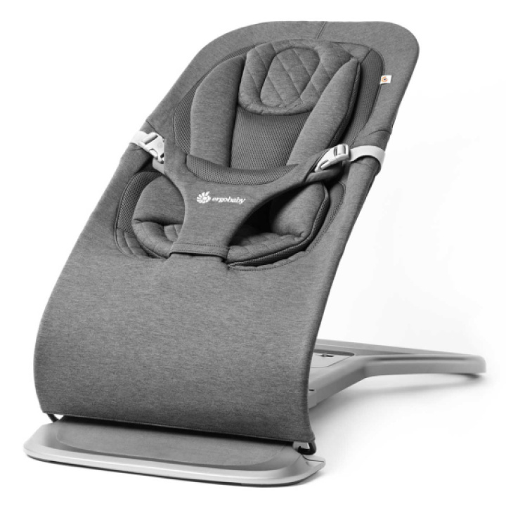 Ergobaby Evolve Vippestol, Charcoal Grey i gruppen Foreldre / Gavetips / Babyshower hos Köpbarnvagn (ERBAEVLBNCCHRGRY)